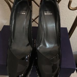 $75.00 Stuart Weitzman Black Patent w/gold chain